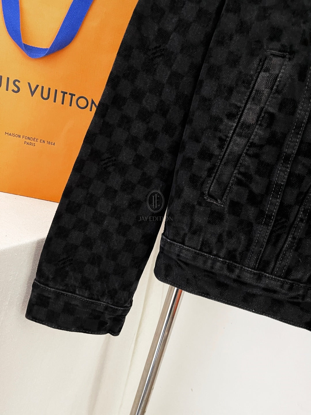 루이비통 플록드 다미에 데님 드러커 자켓