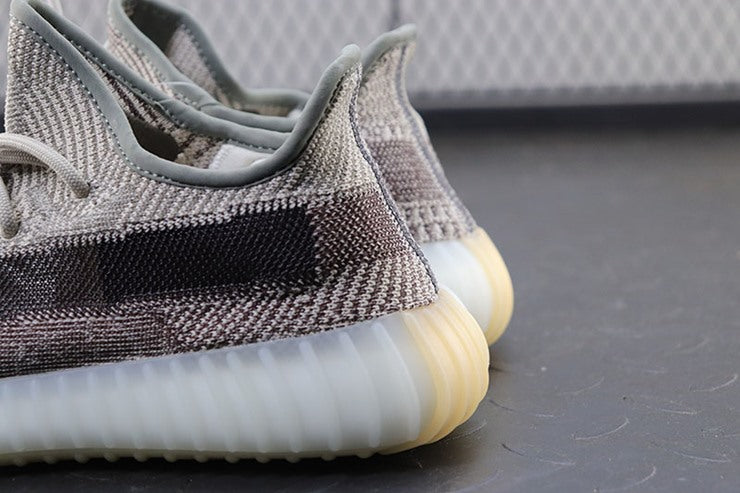 YEEZY 350 V2 시온