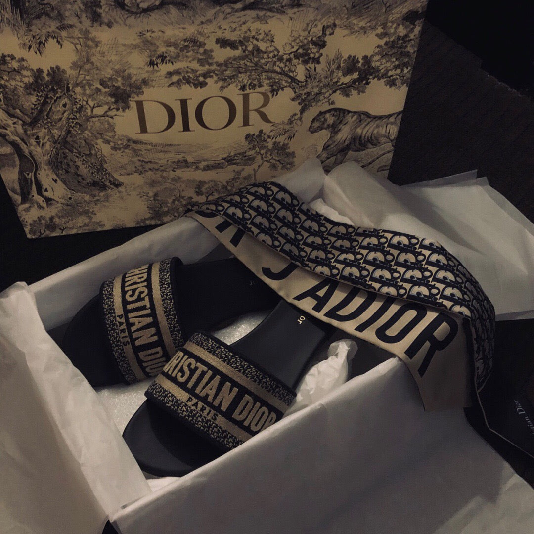 디올 디웨이 뮬