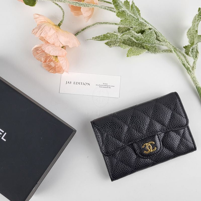 샤넬 클래식 플랩 카드지갑 캐비어