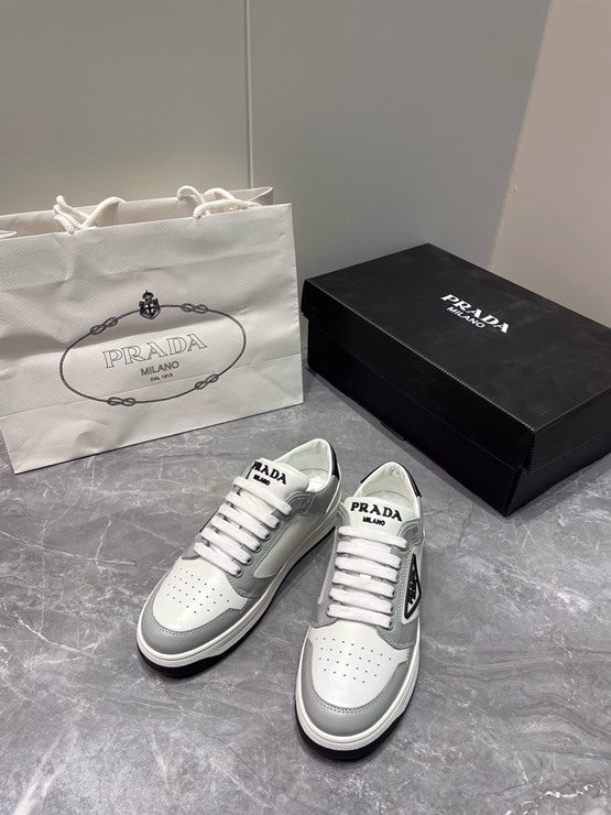 프라다 디스트릭트 스니커즈