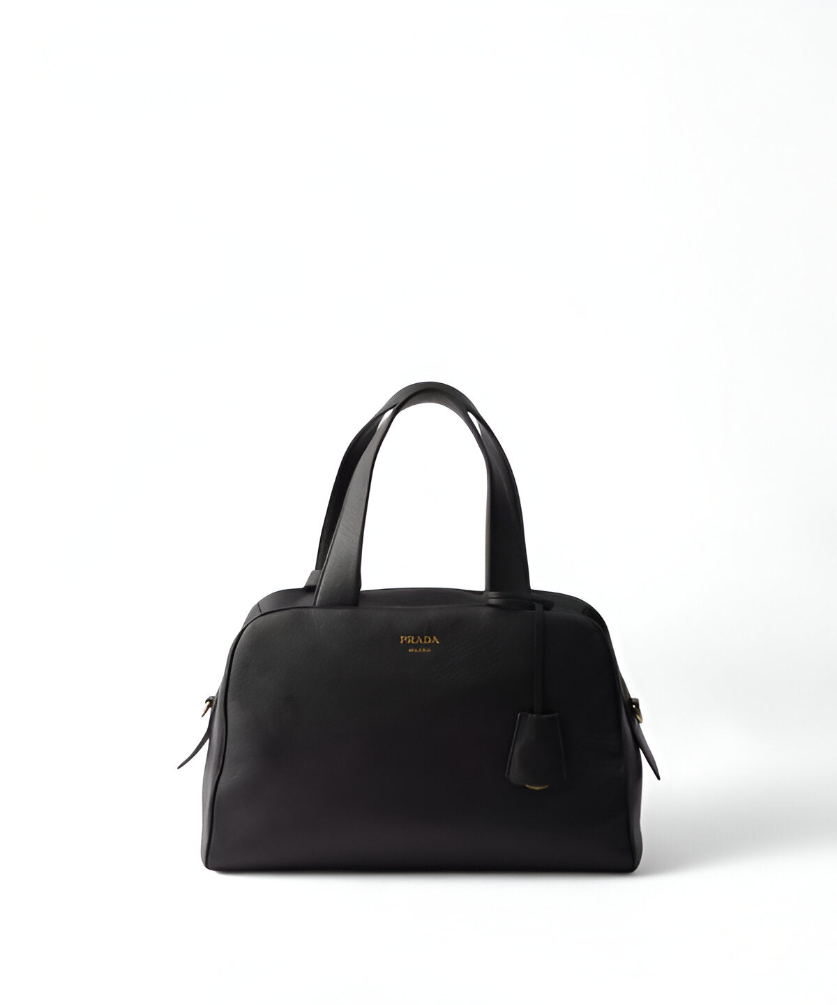프라다 라지 토트백 블랙 가죽 소재와 더블 핸들, 숄더 스트랩 디테일