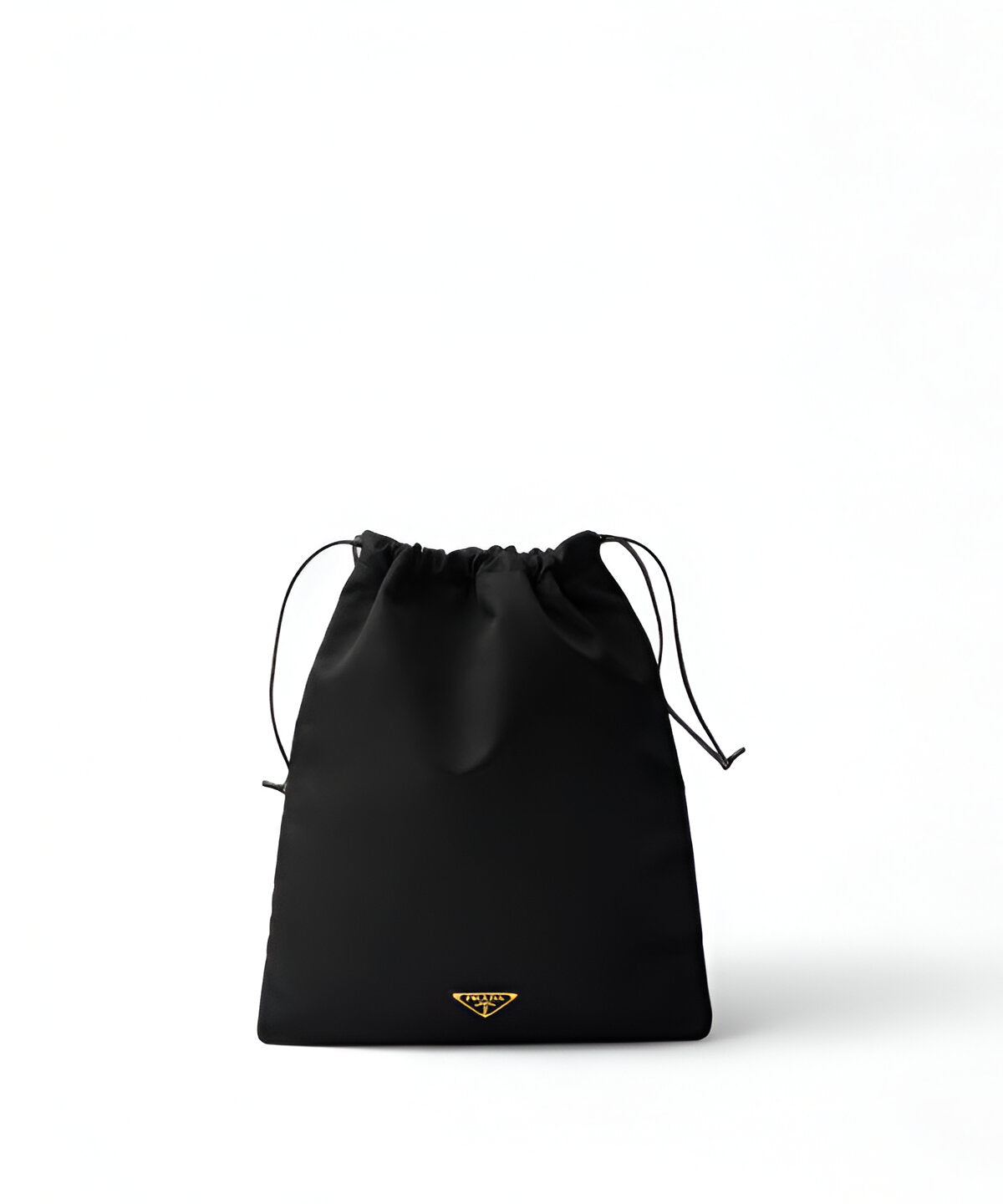 프라다 리나일론 파우치 블랙 삼각 로고와 지퍼 클로저 디테일