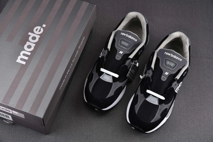 뉴발란스 992 메이드 인 USA 블랙 그레이