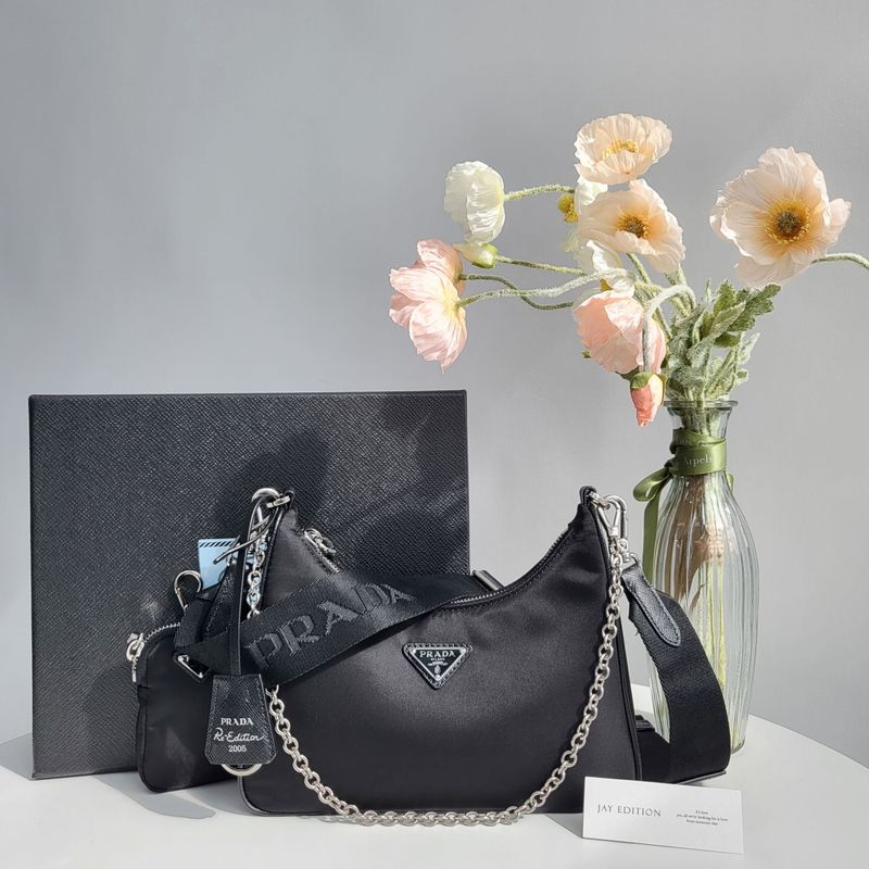 프라다 테수토 체인 호보백