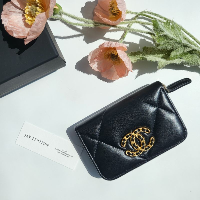 샤넬 19 지퍼 반지갑