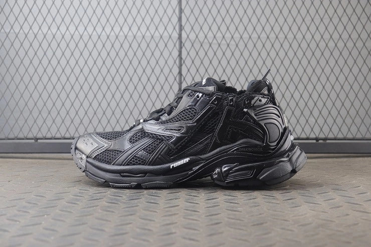발렌시아가 러너 7 블랙 스니커즈