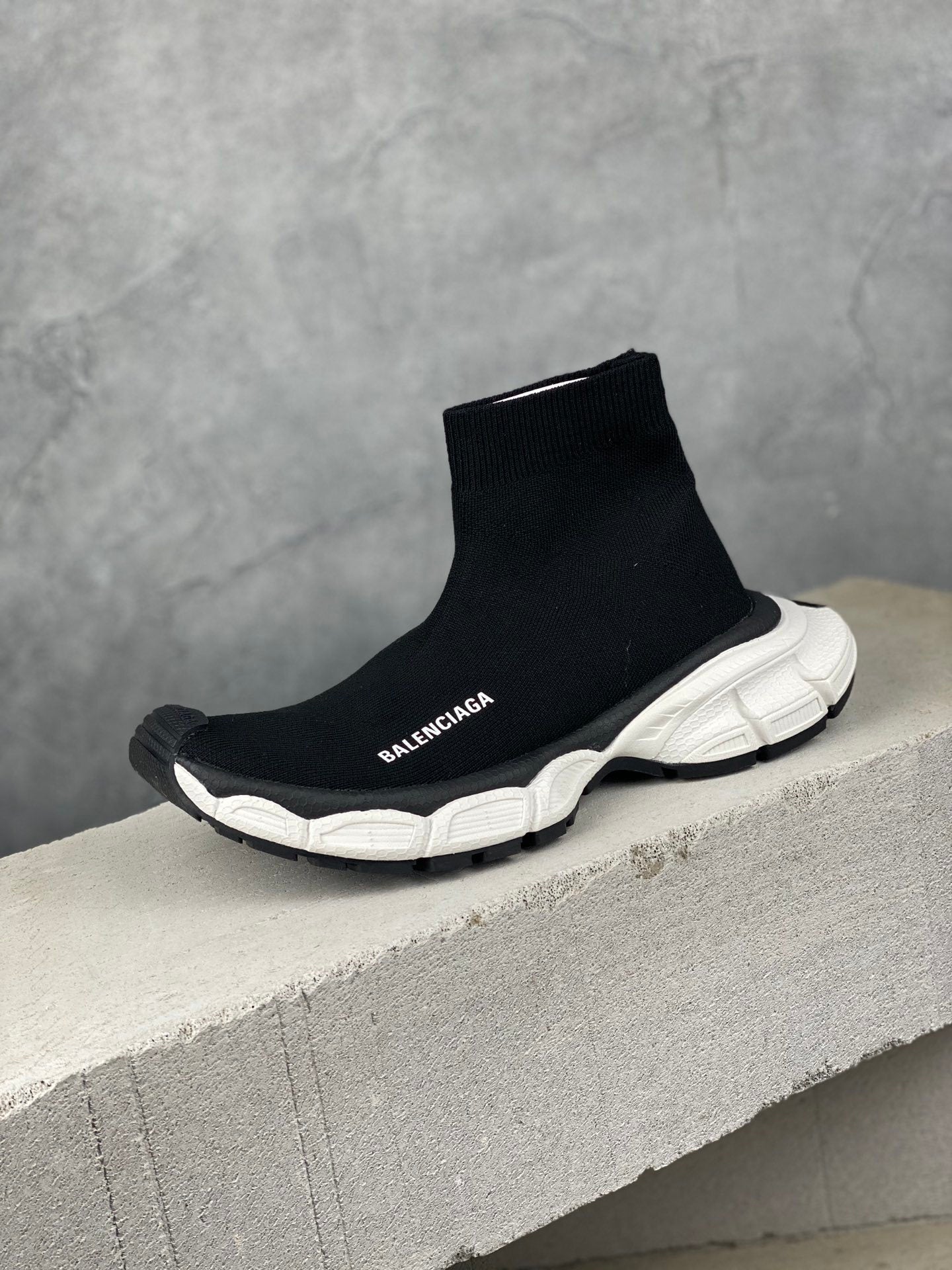 발렌시아가 3XL 스피드러너