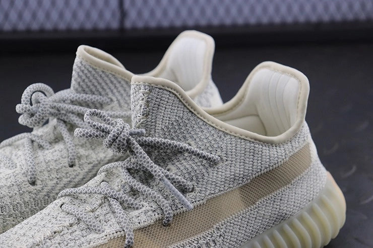 YEEZY 350 V2 룬드마크 리플렉티브
