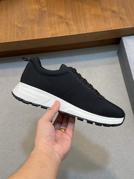 프라다 캔버스 스니커즈