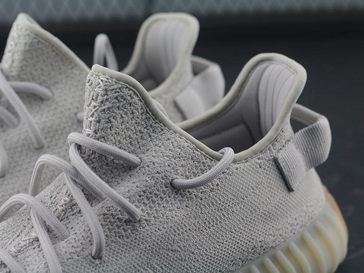 YEEZY 350 V2 세서미