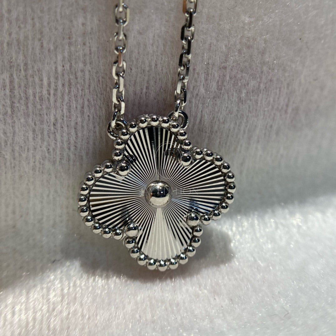 반클리프 기요세 빈티지 네크리스 (18K)