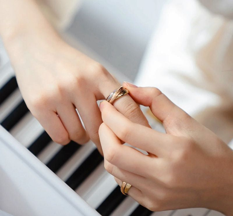 까르띠에 클래식 트리니티 링