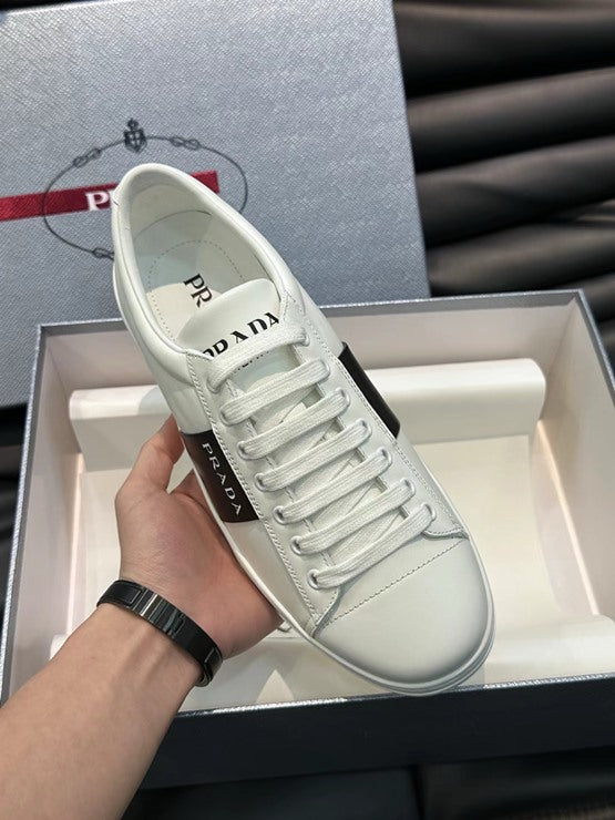 프라다 레이스드 스니커즈