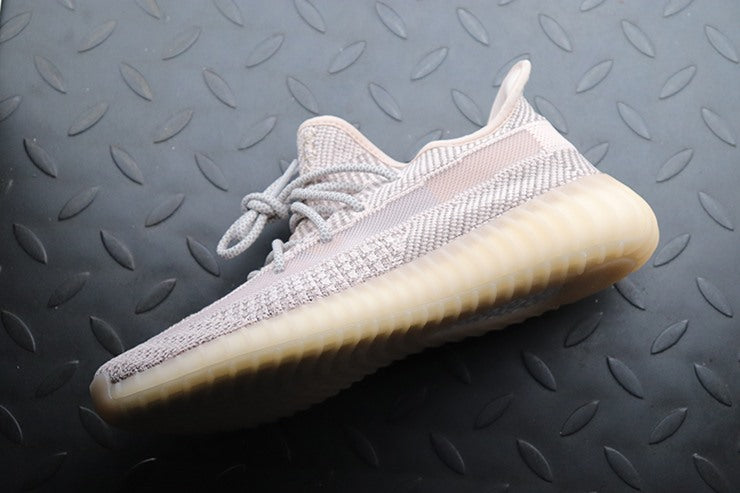 YEEZY 350 V2 신스 리플렉티브