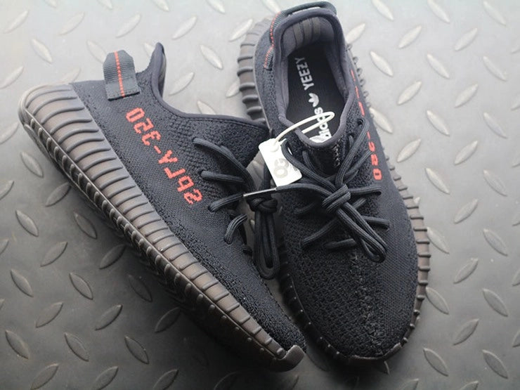 YEEZY 350 V2 브레드
