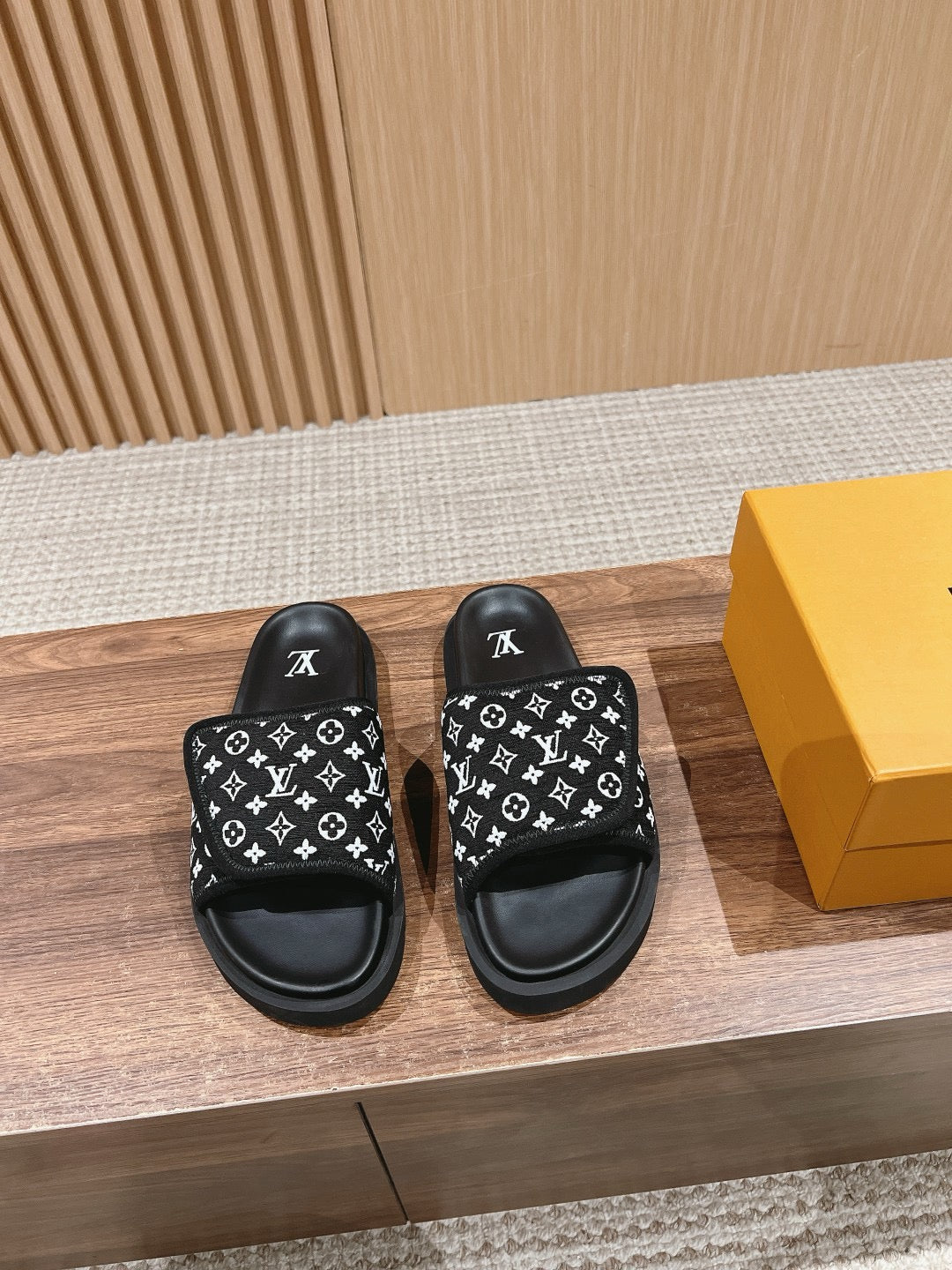 루이비통 마이애미 뮬 모노그램