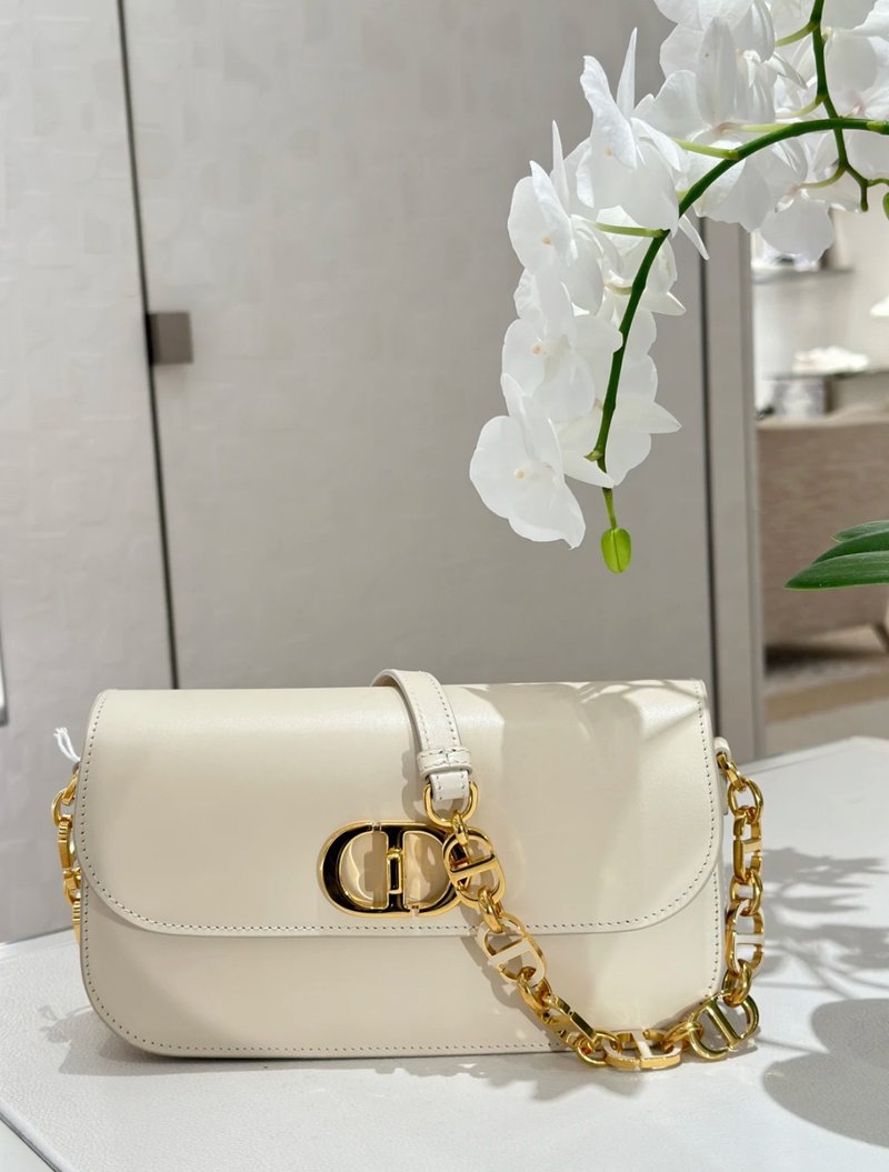 디올 30 몽테인 아베뉴