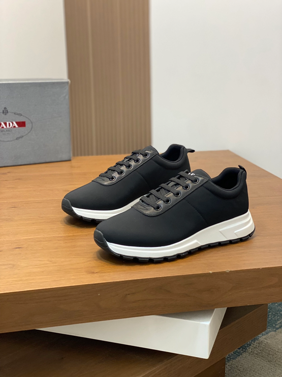 프라다 캔버스 스니커즈