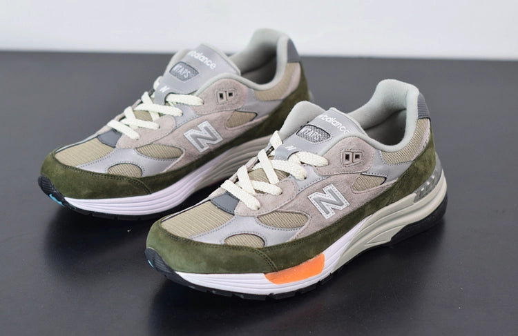 더블탭스x뉴발란스 992 메이드 인 USA 올리브
