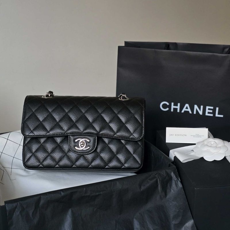 샤넬 클래식 플랩백 스몰 캐비어