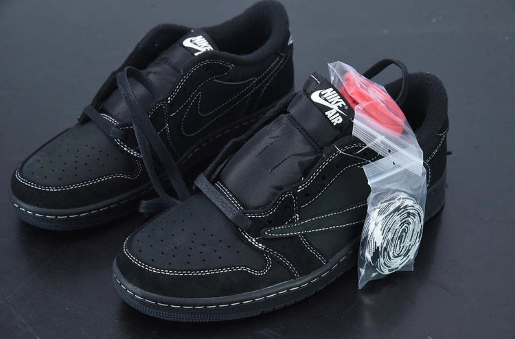 나이키 조던 1 x 트래비스 스캇 레트로 로우 OG SP 블랙 팬텀