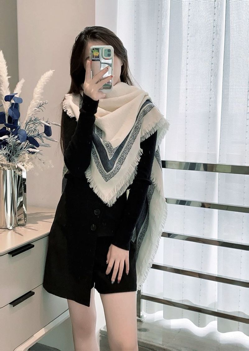 디올 스카프