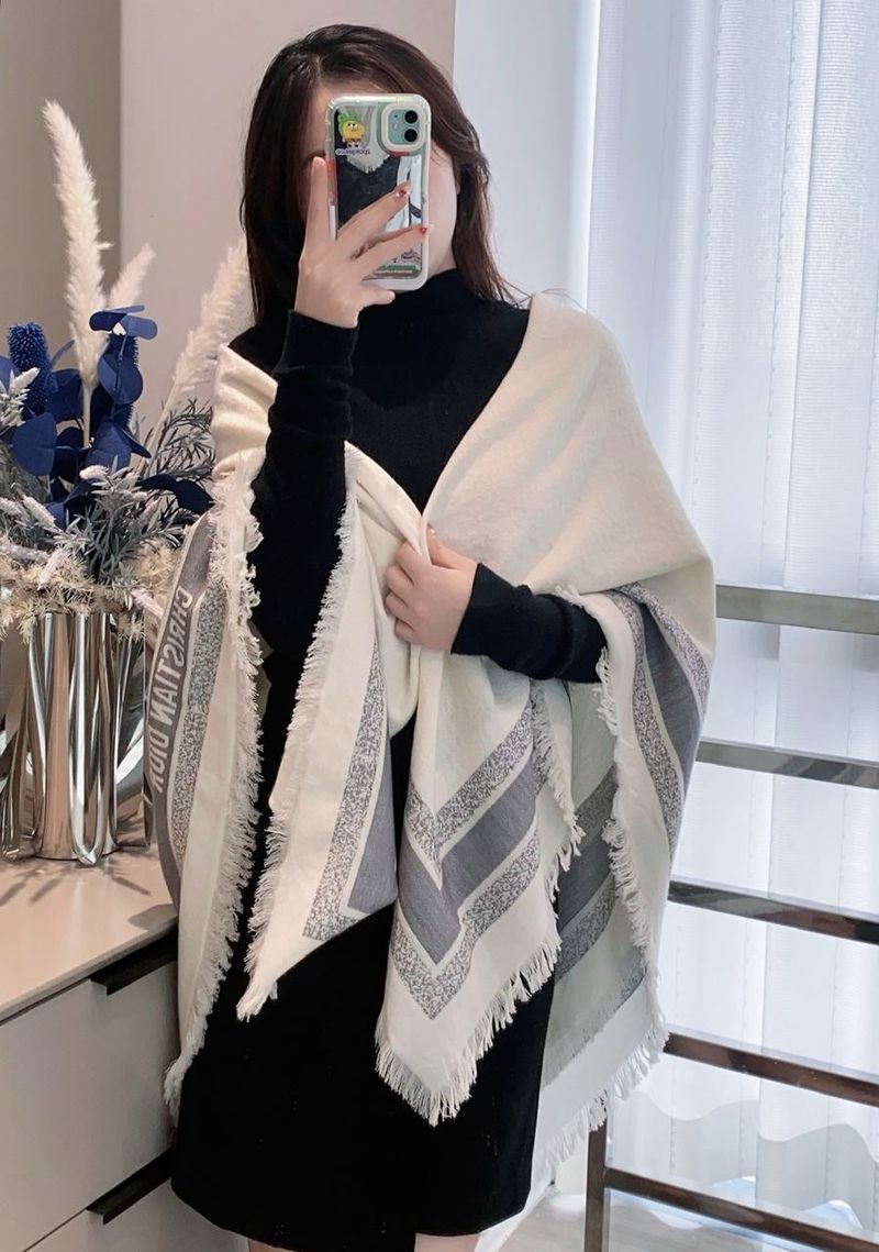 디올 스카프