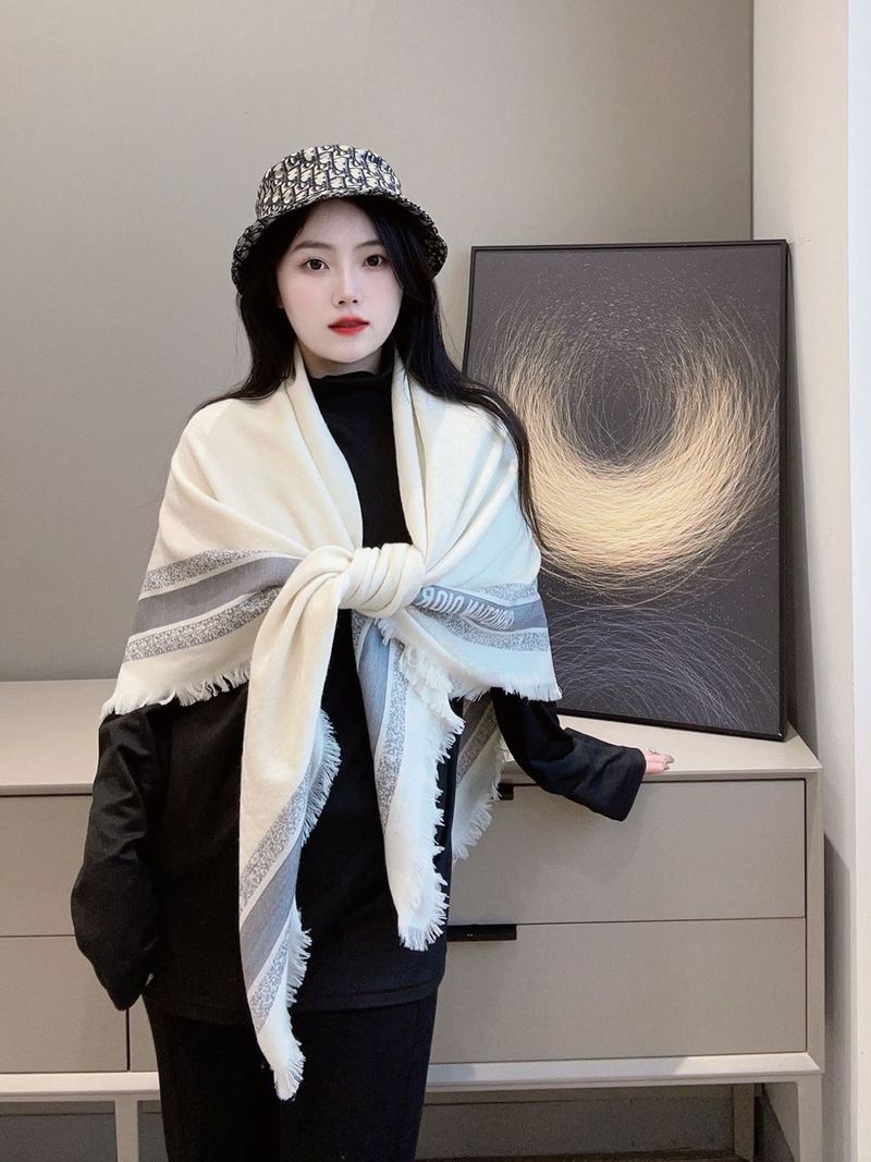 디올 스카프