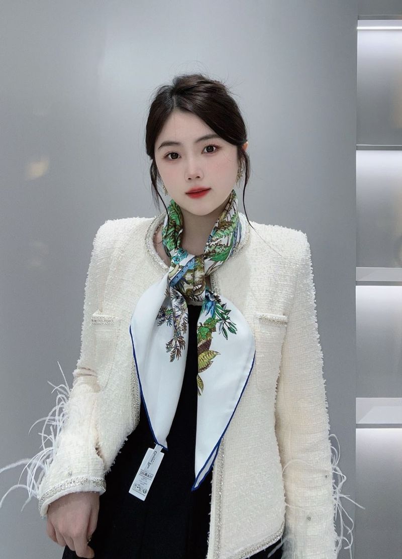 디올 스카프