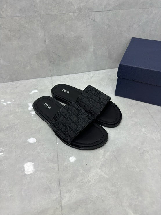 디올 오블리크 슬리퍼