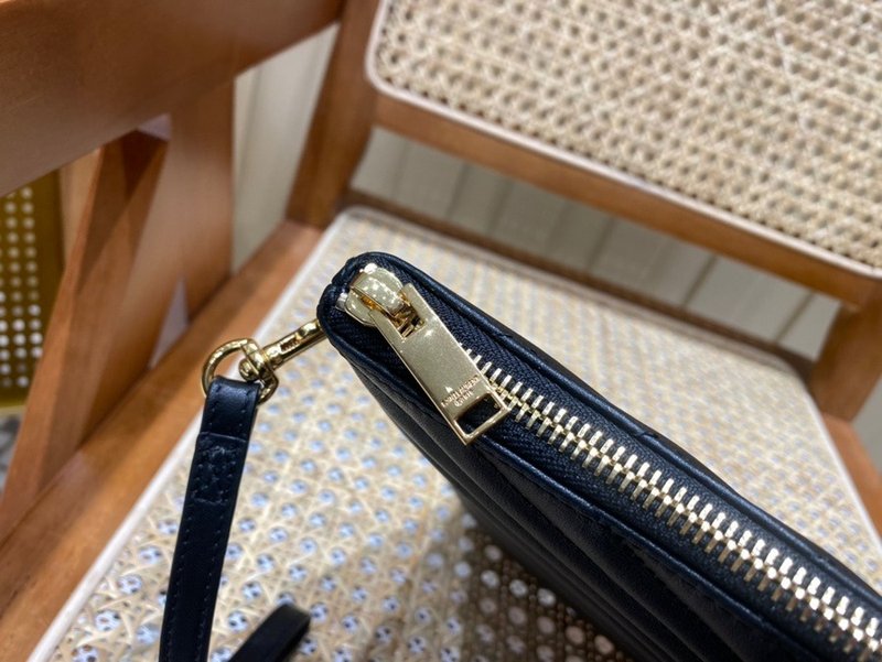 생로랑 모노그램 클러치 라지