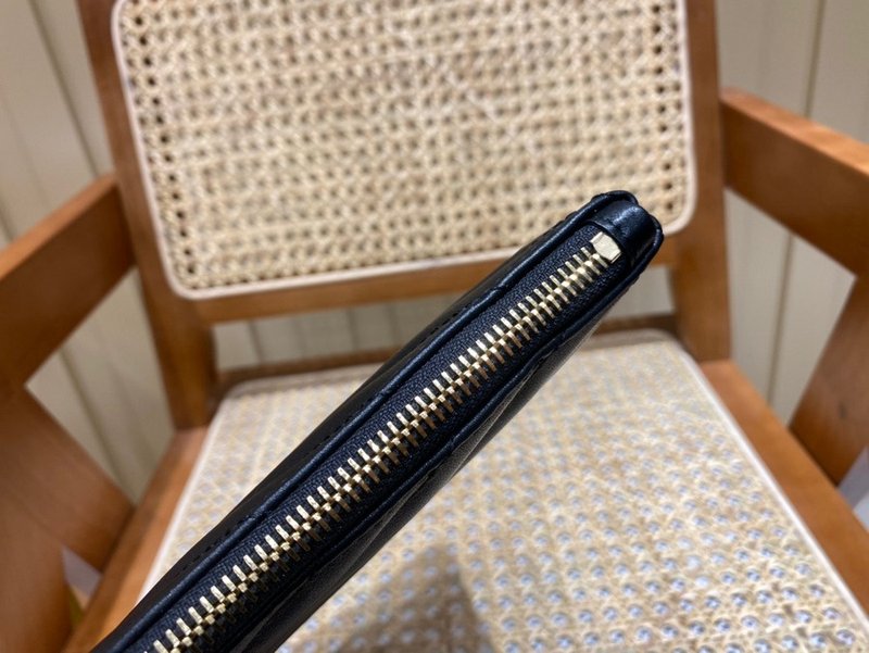 생로랑 모노그램 클러치 라지