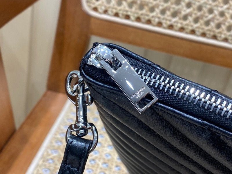 생로랑 모노그램 클러치 라지