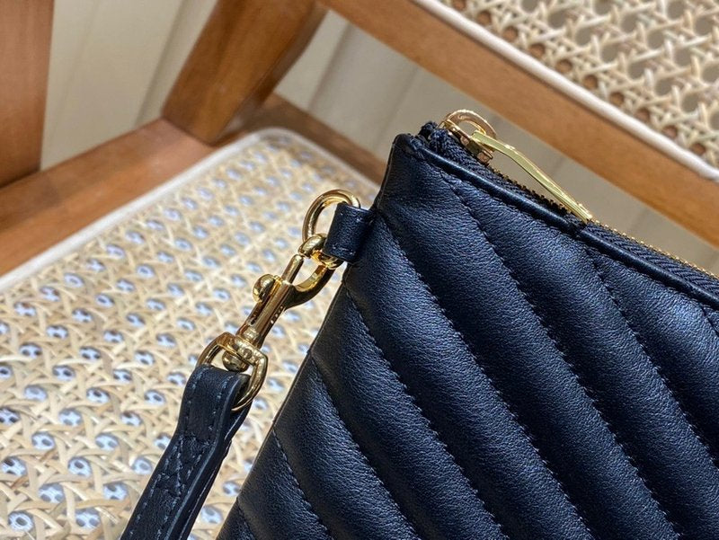 생로랑 모노그램 클러치 미디움