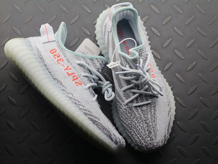 YEEZY 350 V2 블루 틴트