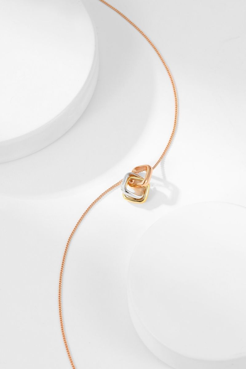 까르띠에 트리니티 쿠션 네크리스