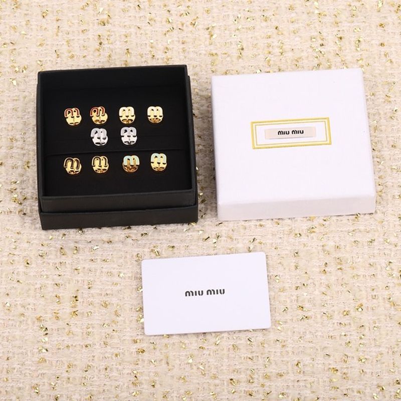 미우미우 귀걸이