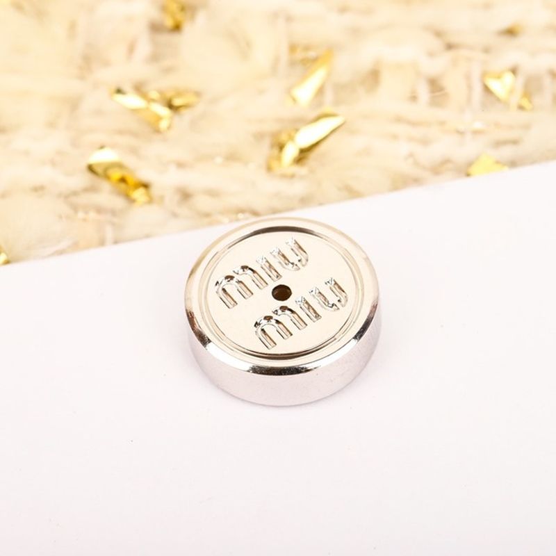 미우미우 귀걸이