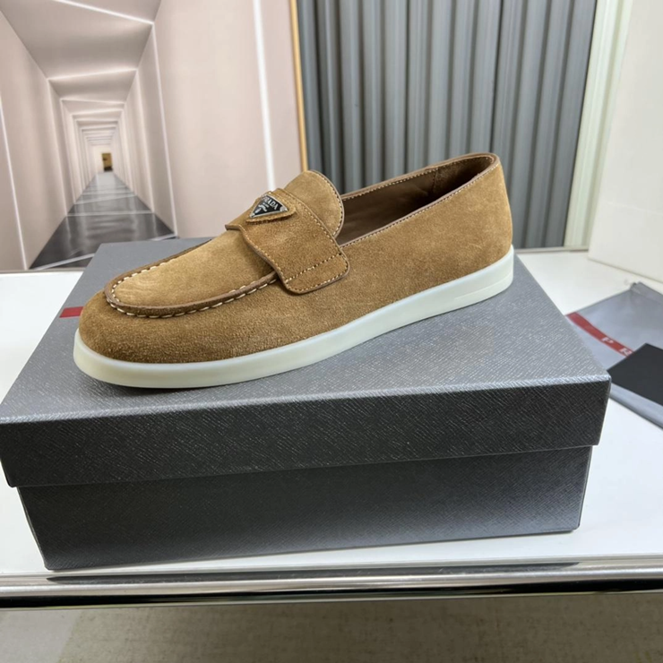 프라다 스웨이드 로퍼