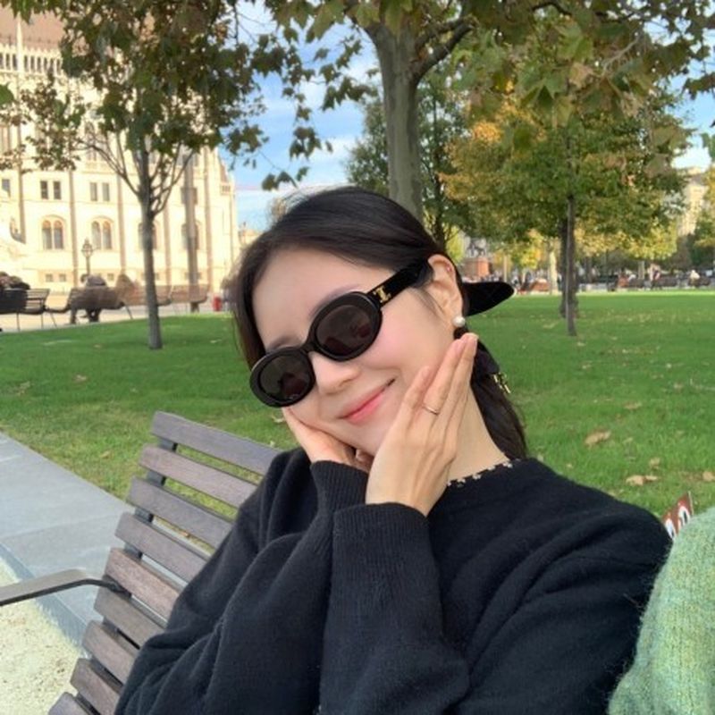 셀린느 선글라스 CL40194U (트리오페 01 오벌)