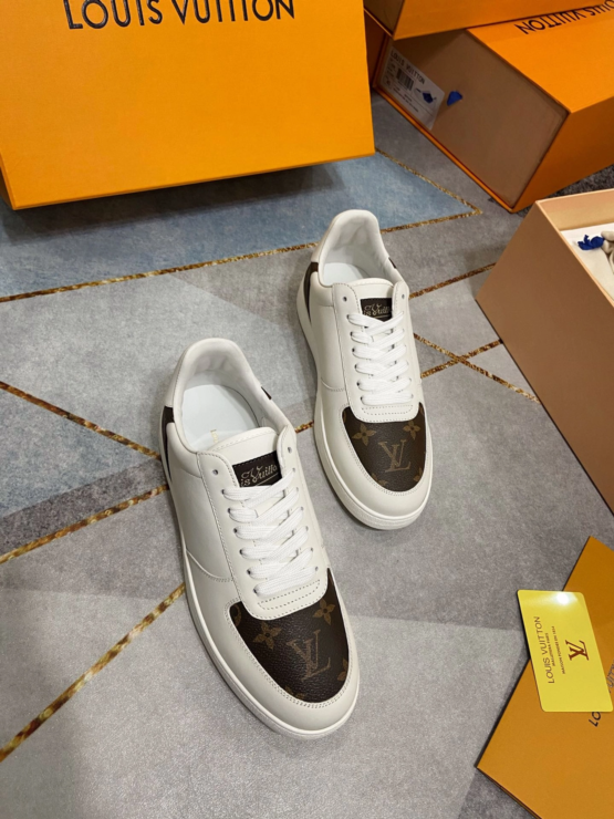 루이비통 리볼리 스니커즈