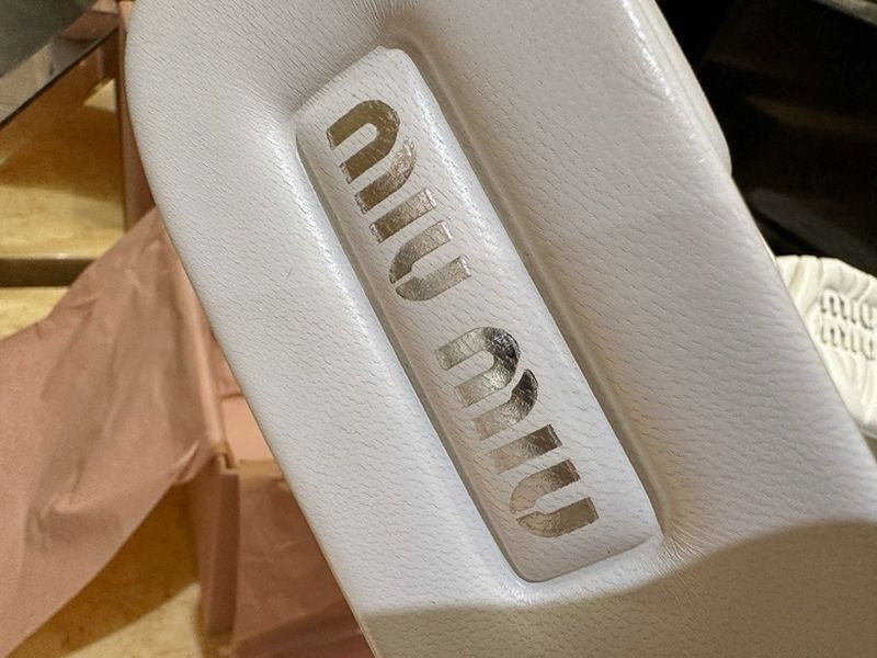 미우미우 마테라쎄 슬리퍼