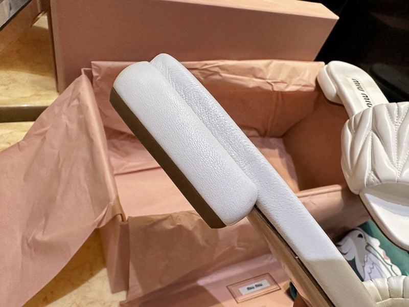 미우미우 마테라쎄 슬리퍼