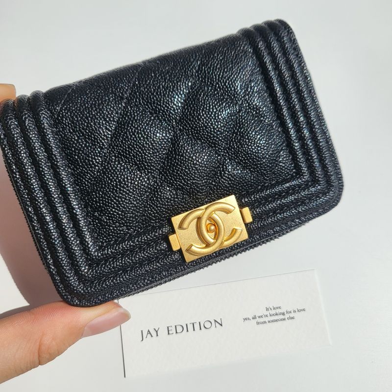 샤넬 보이 지퍼 반지갑