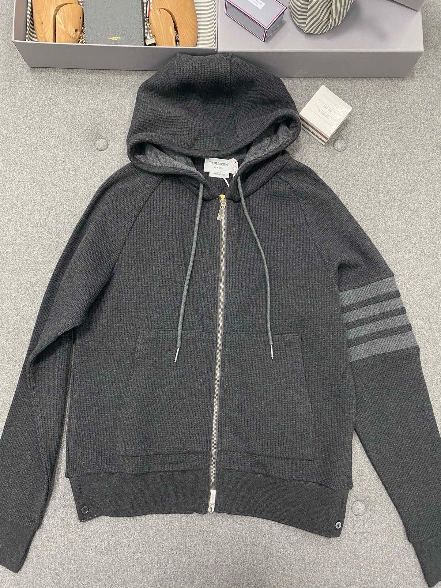 톰브라운 와플 후드집업