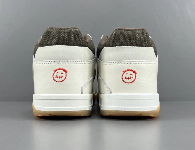 나이키 조던 x 트래비스 스캇 점프맨 잭 TR 세일 앤 다크 모카