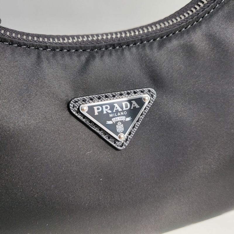 프라다 테수토 체인 호보백