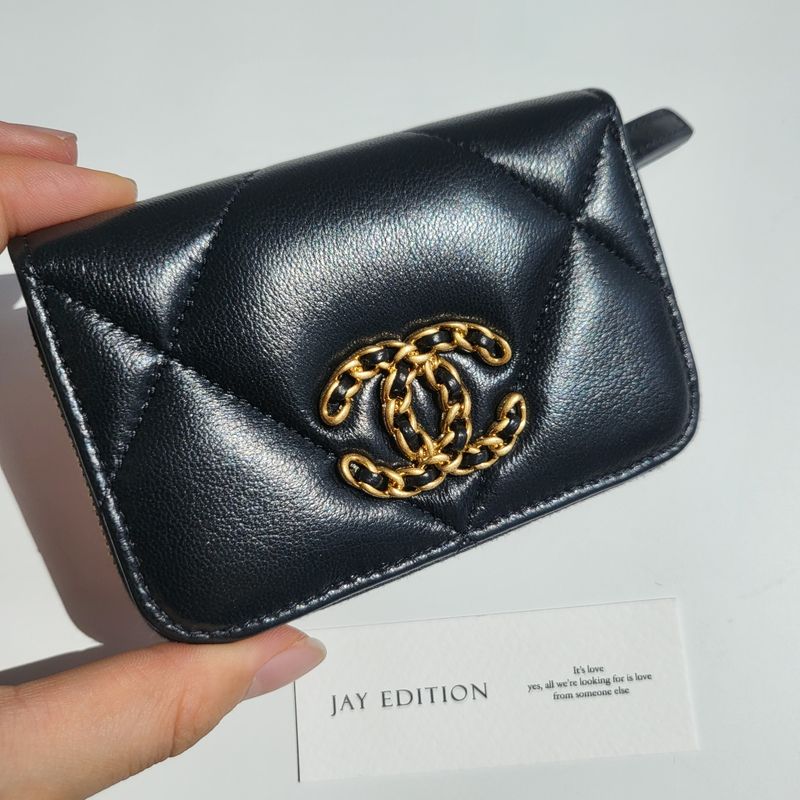 샤넬 19 지퍼 반지갑