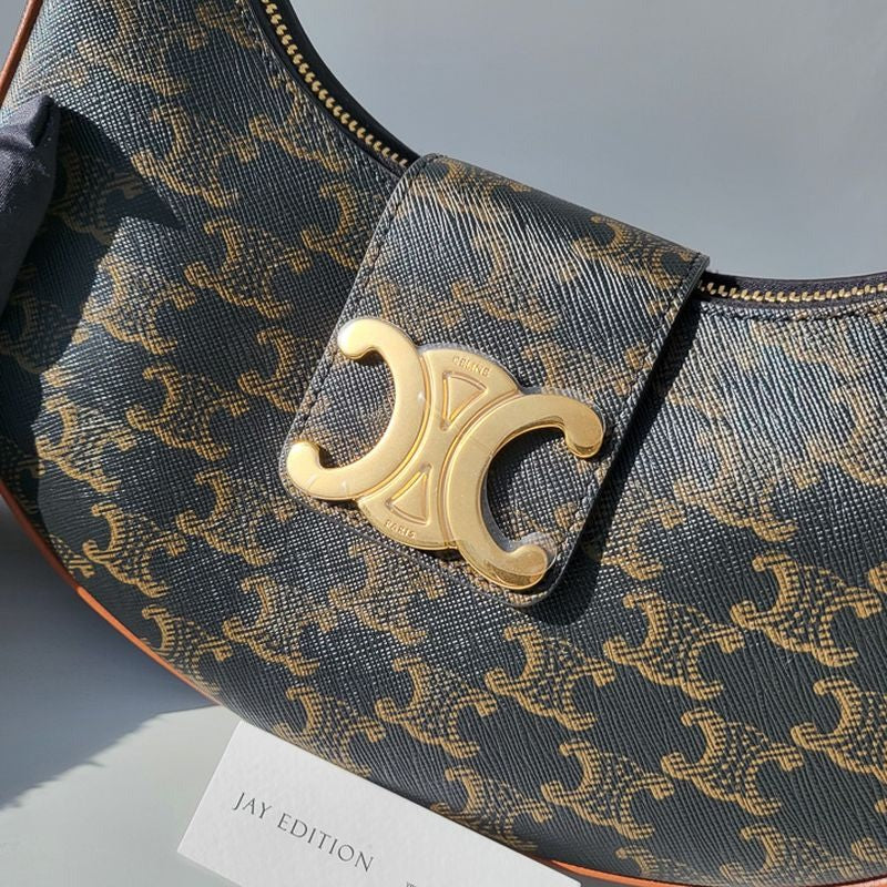 셀린느 트리옹프 아바백 캔버스 미디움